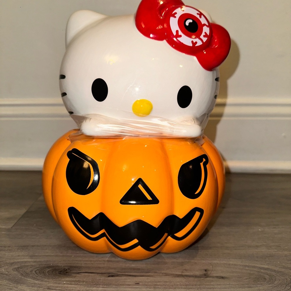 Hello Kitty pumpkin jar